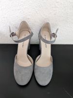 Halbschuhe/Sandaletten mit Absatz in Grau, Größe 39, Jenny Fairy Berlin - Reinickendorf Vorschau