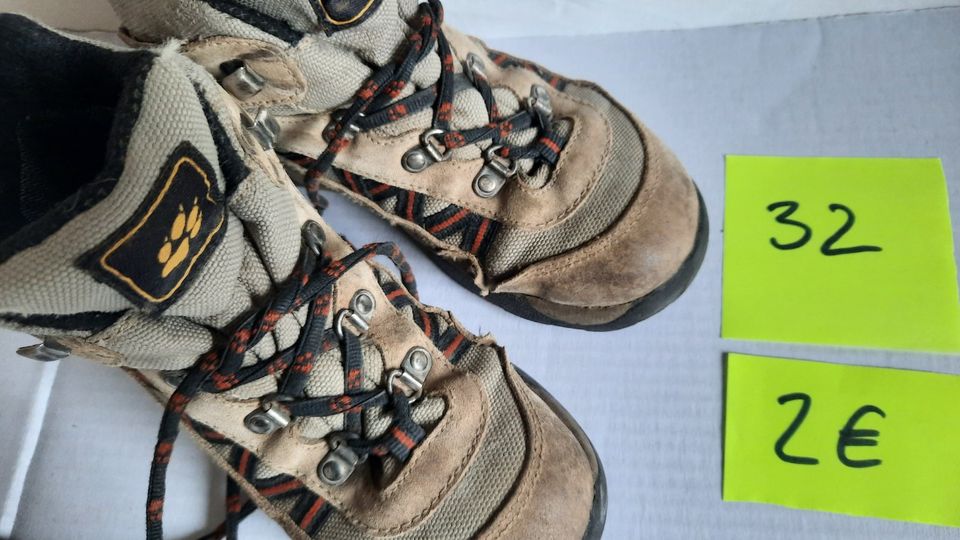 Verschiedene Wanderschuhe Größe 32 in München