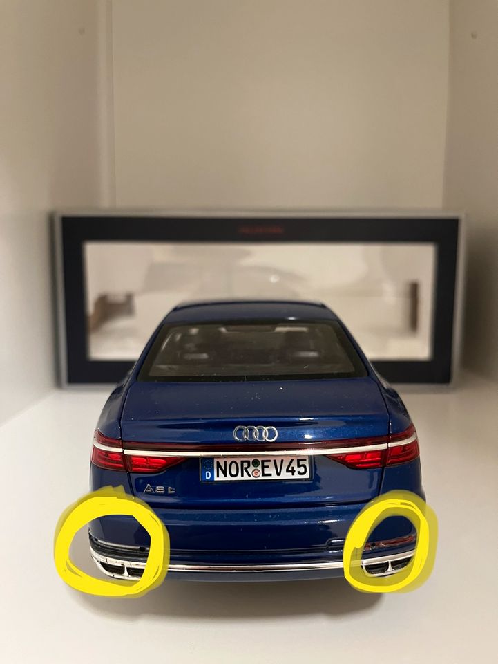 1:18 Norev Audi A8L Blau in Essen