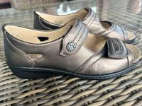 Damen-Schuh Gr. 41 Hallux-Soft Goldkrone neuwertig zum Verkauf Hessen - Elz Vorschau