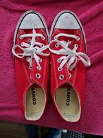 Rote Converse Essen - Essen-Borbeck Vorschau