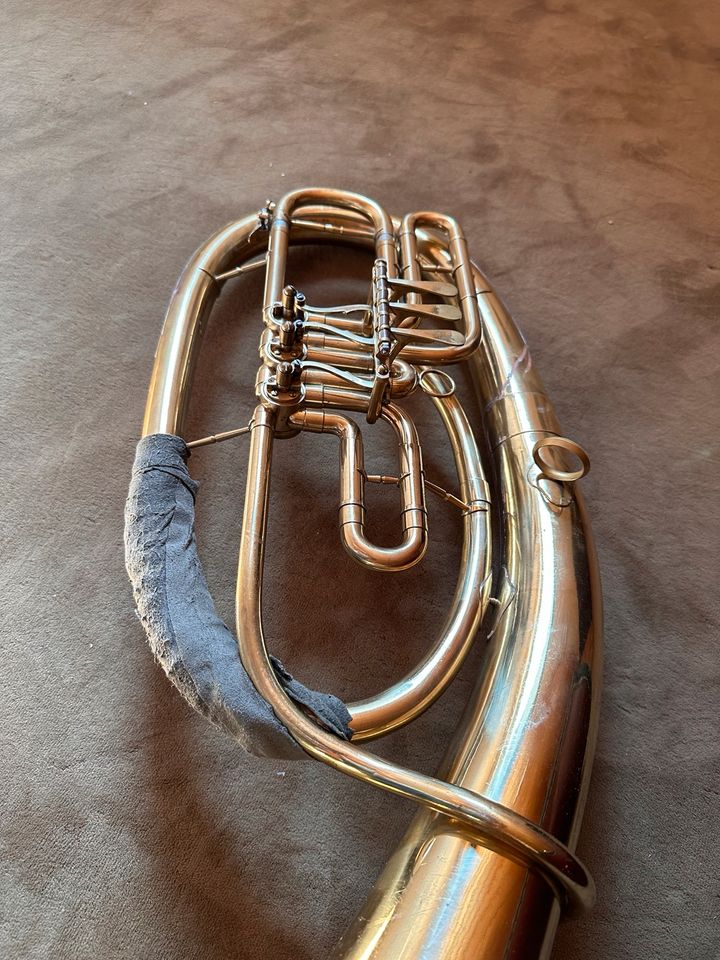 Tenorhorn Belltone 211, inkl. Koffer und Mundstück in Bünde