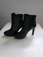 High Heel Stiefelette von Buffalo Gr. 39 neuwertig Hessen - Bad Nauheim Vorschau