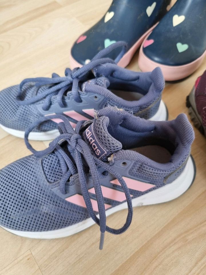 Adidas Sneacker 29 Schuhe Sandalen Gummistiefel Schuhpaket in Kappeln