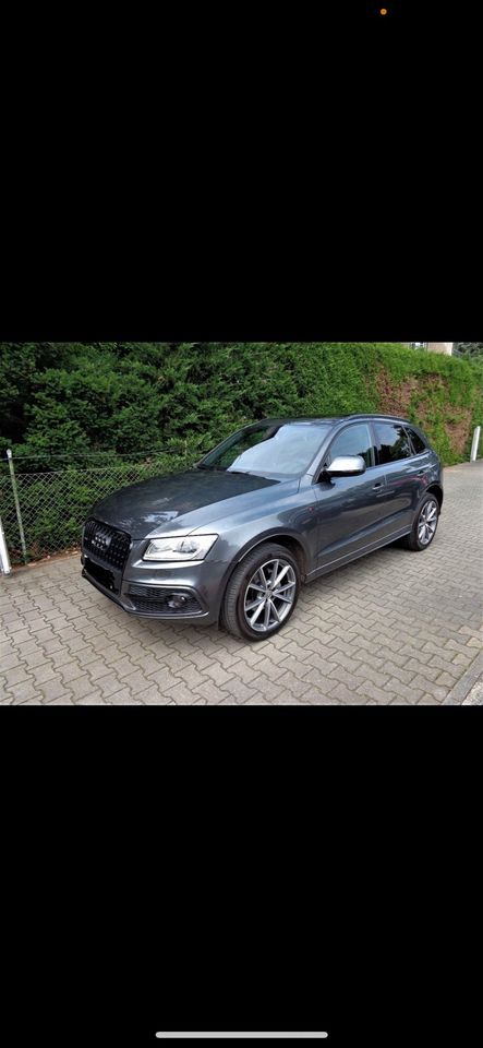 Audi Q5 2.0TDI S-Line in Meine