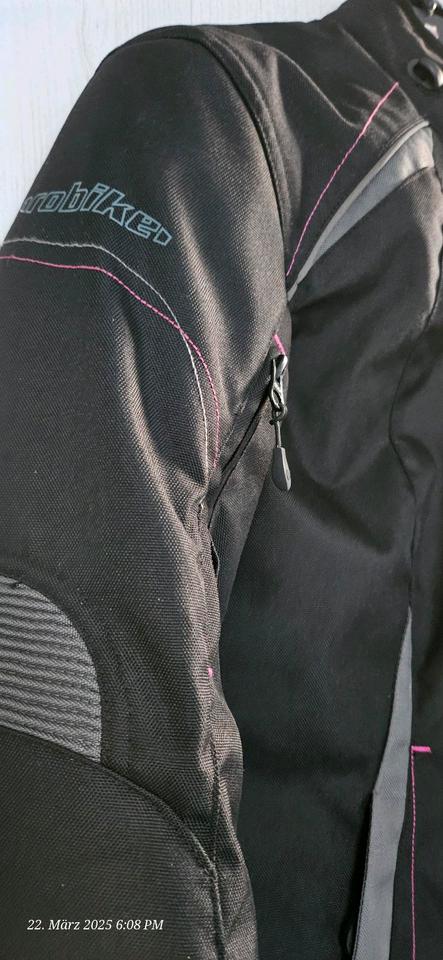 Mädchen / Damen  probiker Motorradkombi Gr 34 +Lederhandschuhe in Lutherstadt Wittenberg