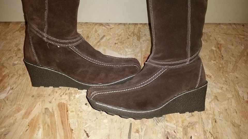 Damen Wildleder Stiefel Neu in Dettingen an der Erms