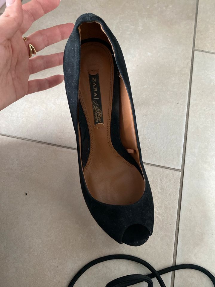 Zara high Heels gr 39 schwarz 1x getragen in Schöllkrippen