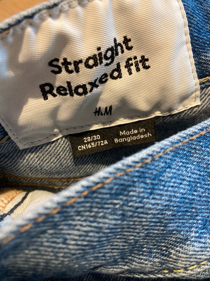 H&M Jeans 28/30 Straight Relaxed Fit Herren WIE NEU! in Klingenmünster