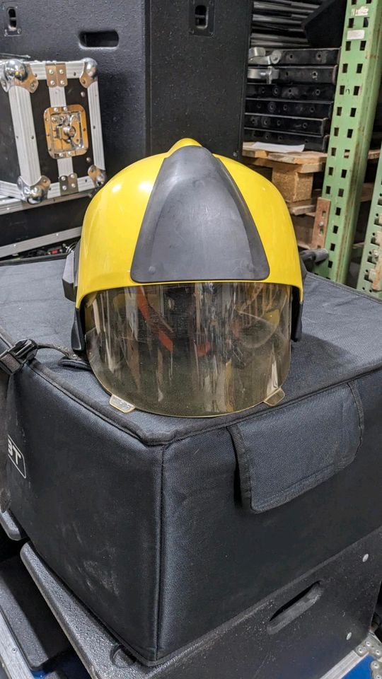 Dräger Feuerwehr Helm Top Zustand in Wismar