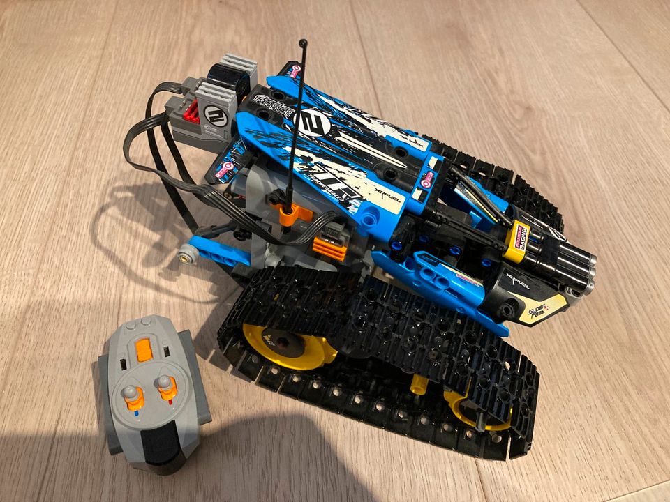 LEGO 42095 Technic Ferngesteuerter Stunt-Racer, RC Rennauto in Bergen auf Rügen