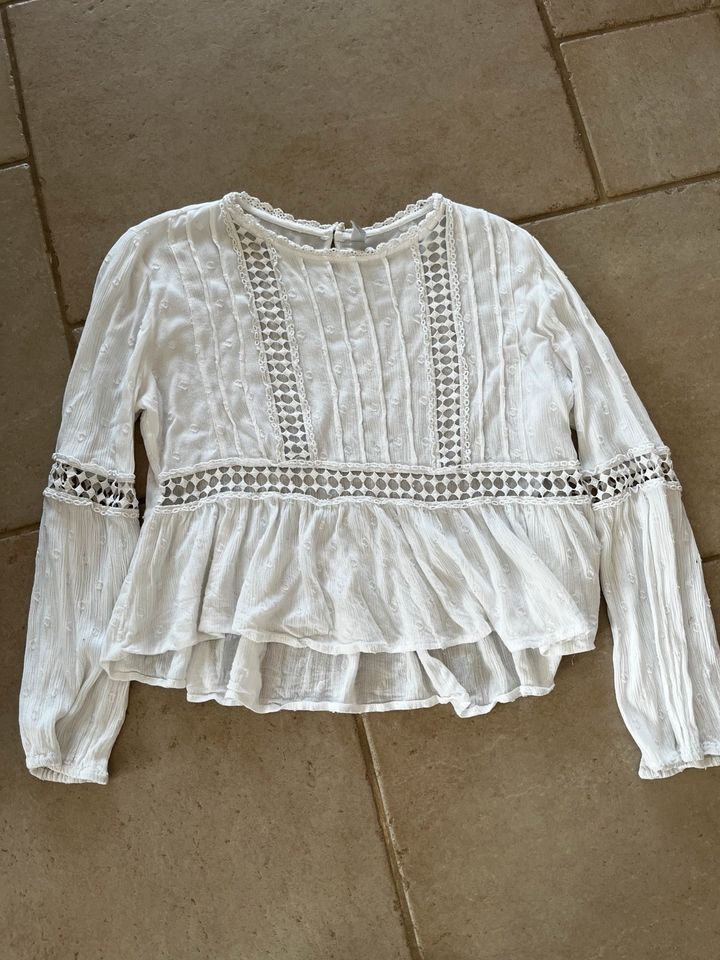 Bluse Top weiss, Gr. M, Shorts H&M, Gr. 38 und Tops in Gieboldehausen