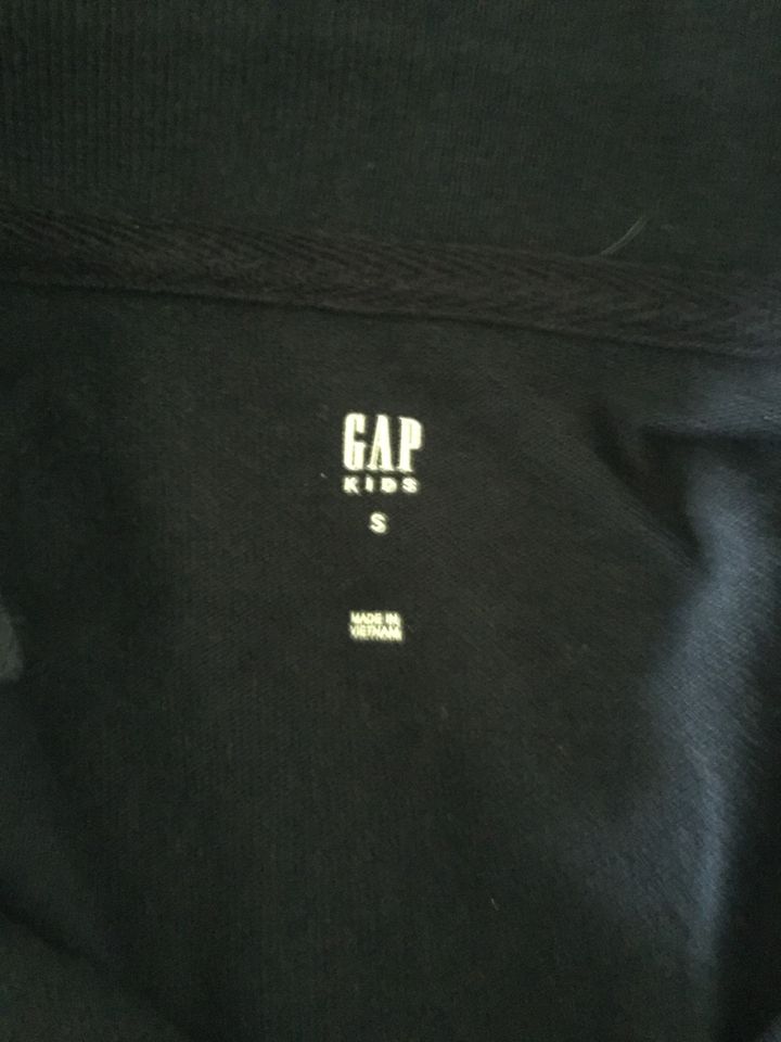 GAP Langarm Polo Hemden Rot+ Schwarz Gr.116 in Berlin