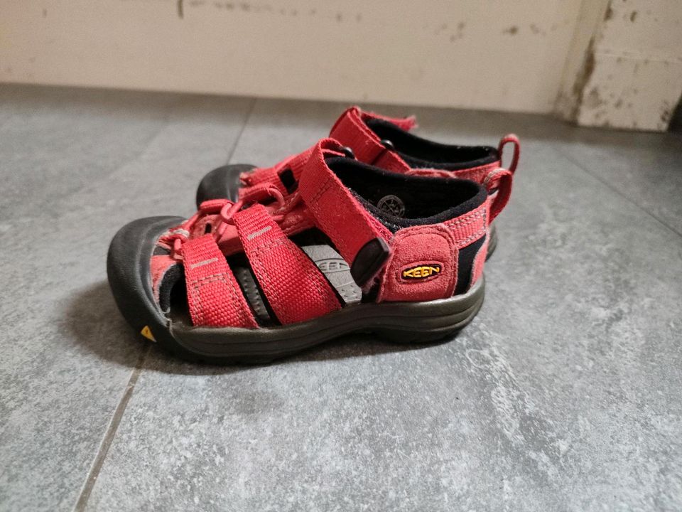 Keen Trekkingsandalen Gr. 23 Kindersandalen Jungssandalen in Neuenkirchen