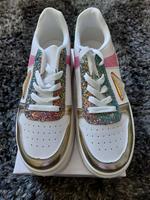 Sneaker in pink/ rosa/ weiß goldmetallic mit Glitzersteinchen Niedersachsen - Hemmingen Vorschau