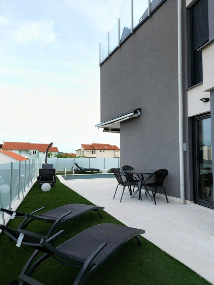 Haus, Apartment Ferienwohnung, Pool ⛱⛱⛱Kroatien Urlaub Vodice in Mainz