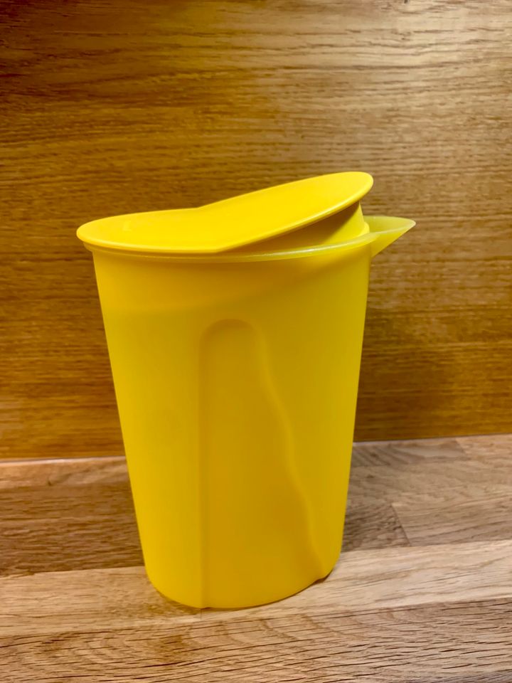 Tupperware Milchkanne Saftkanne 1 Liter Gelb Junge Welle in Herzebrock-Clarholz