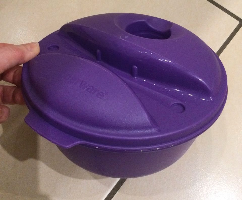 Tupperware Salatschüssel to go 1,5 L wenig gebraucht in Zossen-Dabendorf