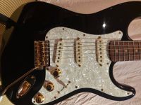 Stratocaster -Nos-Black-w-Gold-Hard Nordrhein-Westfalen - Gladbeck Vorschau