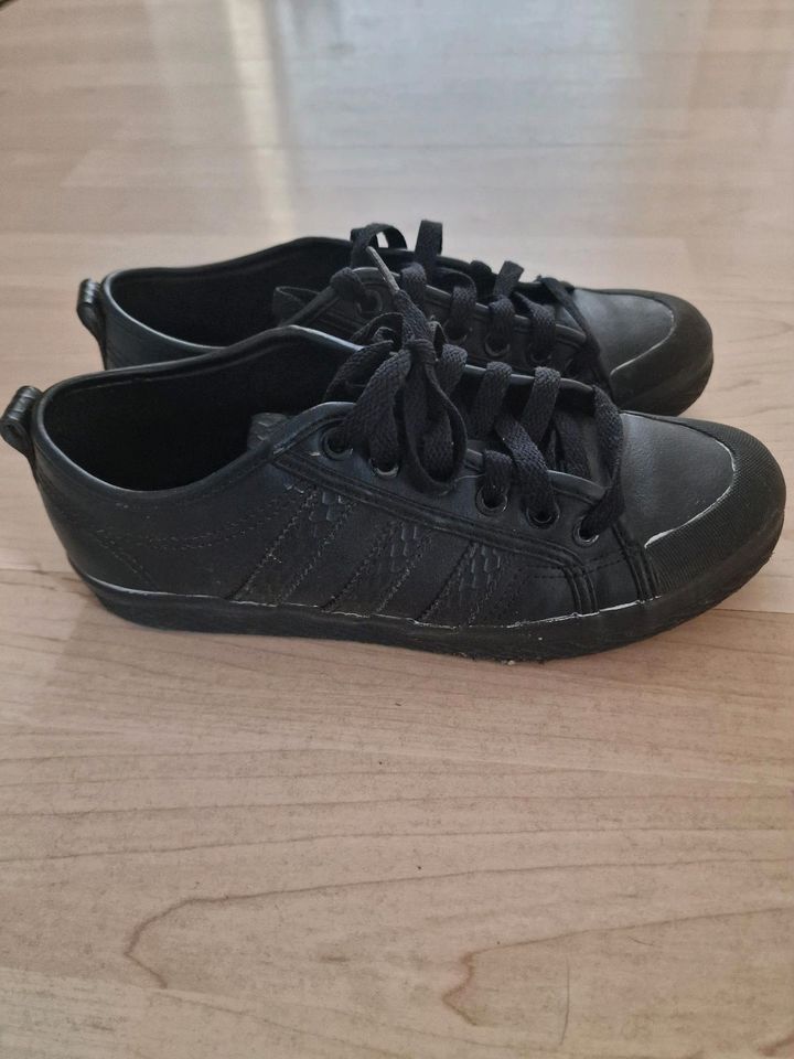 Adidas Sneaker in Unna