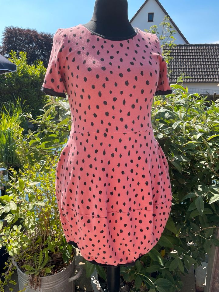 Ballon Kleid Tulpen Kleid Handmade rosa schwarz Punkte Gr. 44 in Uelzen