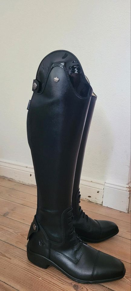 Königs Reitstiefel Nevio geschnürt Lackrand 4,5 in Kiel