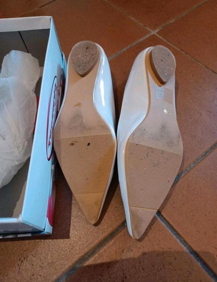 Brautschuhe/weiße Ballerinas in Fröndenberg (Ruhr)