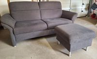 Dringend abzugeben- Zweisitzer / Sofa mit Hocker Hessen - Neustadt Vorschau