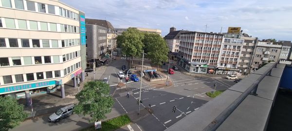 Kapitalanlage!!! FAKTOR unter 10. Ärztehaus und Geschäftshaus plus mehrere Stellplätzen zu verkaufen in Duisburg Zentrum. Heizungsanlage auf Fernwärme! Mit AUFZUG in Duisburg