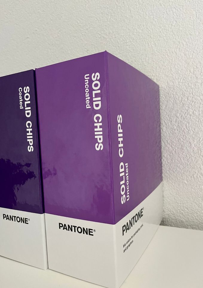 Pantone Chips Ringbücher | Coated & Uncoated I 2.161 Farben in Fahrenbach