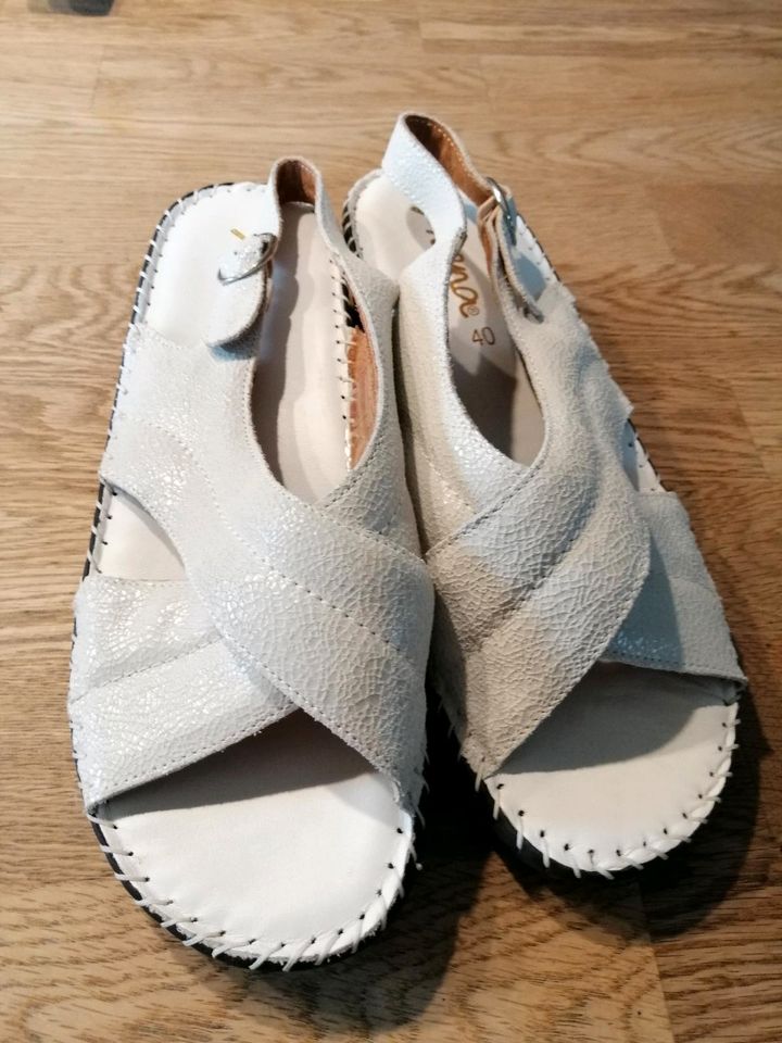 Avena Sandalen Schuhe Leder weiß Gr. 40 wie neu in Baden-Württemberg -  Steinheim | eBay Kleinanzeigen ist jetzt Kleinanzeigen