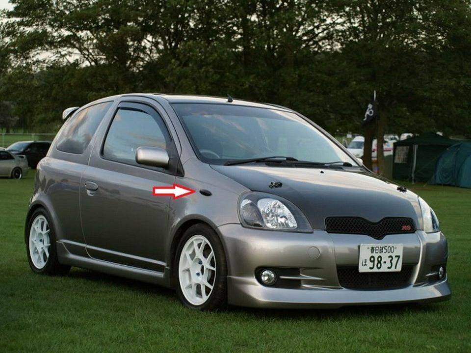 SCHWARZE Seitenblinker Toyota Yaris Mk1 P1 VVT-i D TS Turbo 98-05 in Göttingen