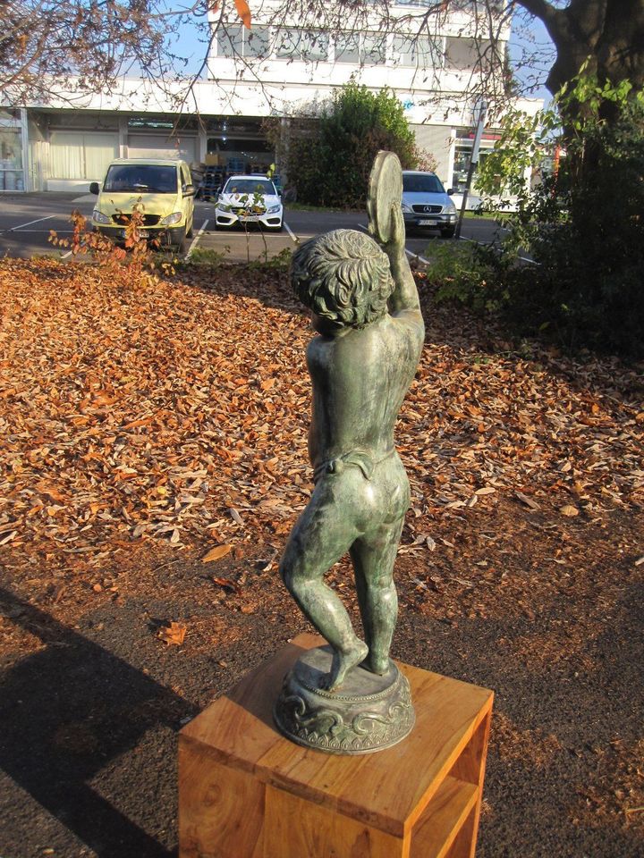 Wunderschöner Junge aus Bronze, Figur, Deko, Garten, neu, 50 % in Köln