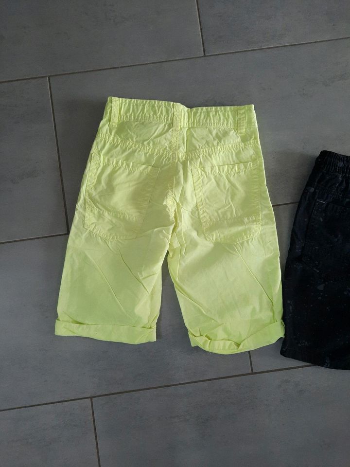 Coole Shorts, kurze Hosen, Bermuda Gr. 134, Staccato in Parsberg