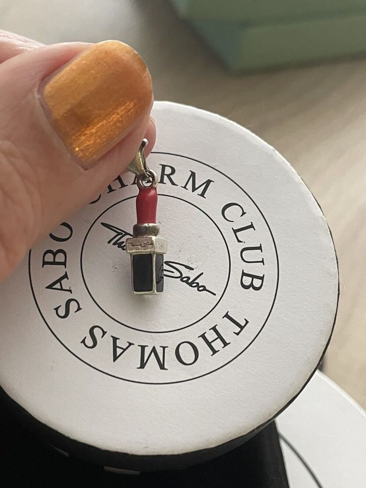 Sehr süßer Thomas Sabo Charm *Lippenstift in rot* Carm-Club in Jülich