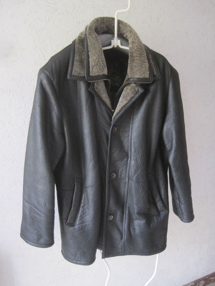 Längere Lederjacke Jacke Mantel schwarz gefüttert Man´s Gr. 56 in Netphen