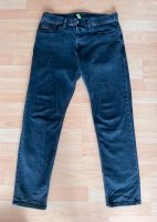 Schwarze Diesel Tapered Jeans W29/L30 Neuzustand Baden-Württemberg - Bietigheim-Bissingen Vorschau