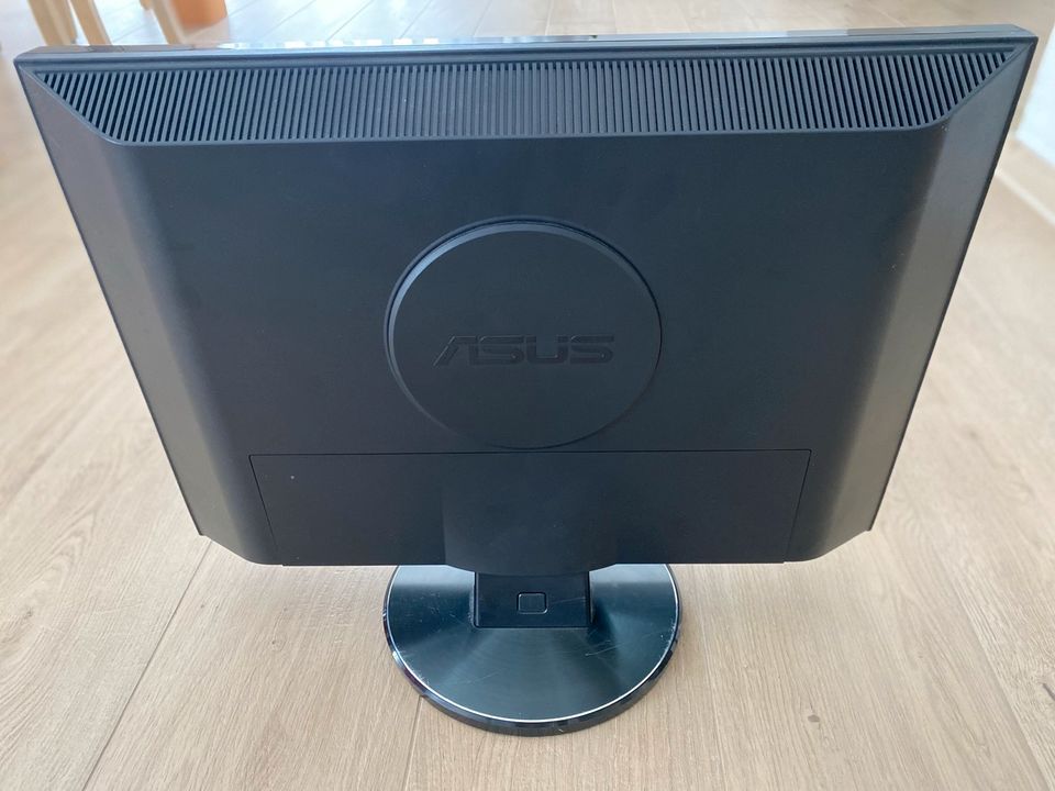 Asus MW221U LCD Monitor 22 Zoll in Thalmassing