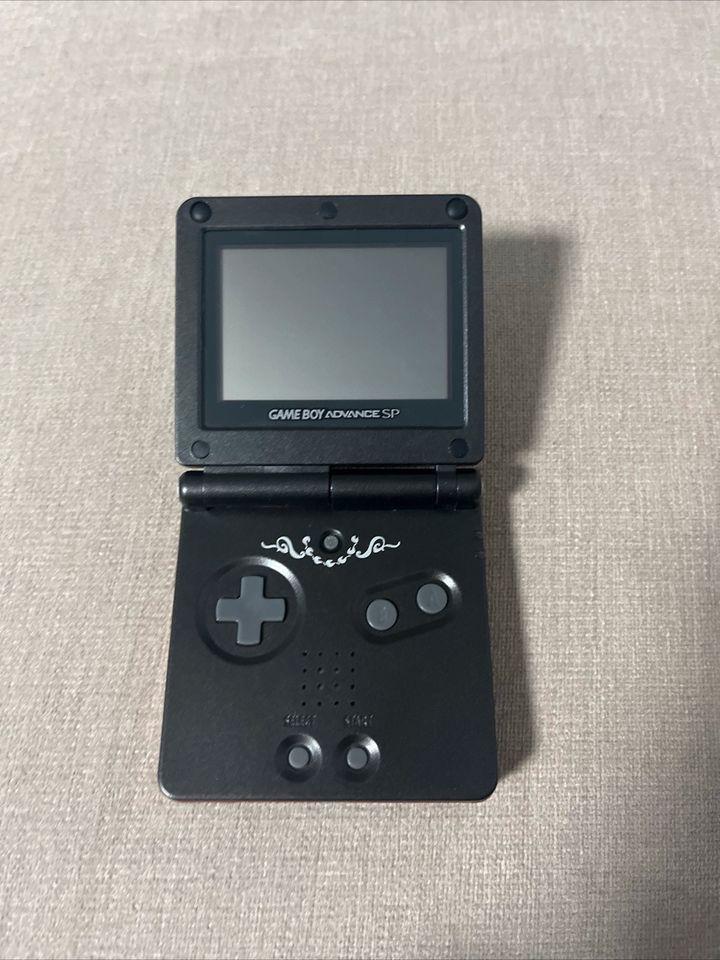 Nintendo Gameboy Advance sp flammenrot Custom in Plochingen