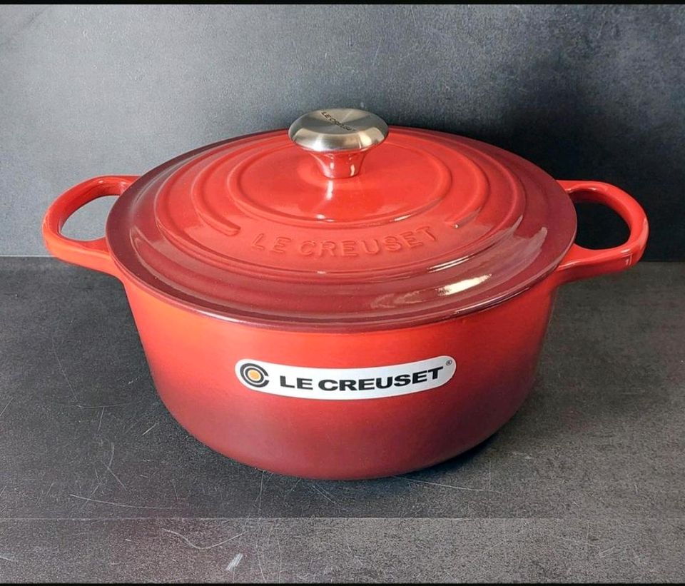 Neu unbenutzt: Le Creuset Signature Bräter/ Topf 26cm. in Kranenburg