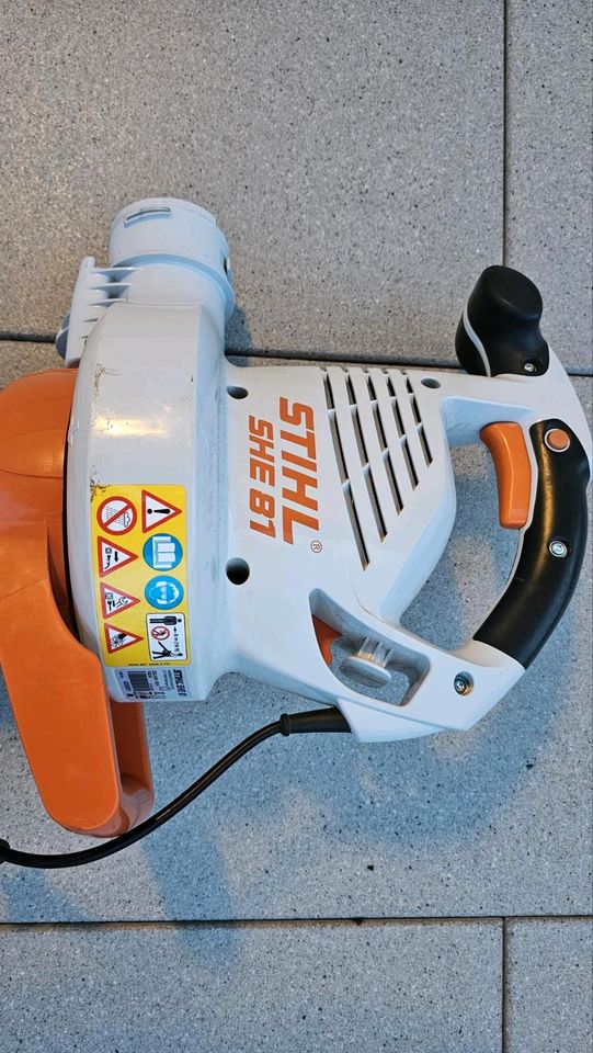 Elektro-Saughäcksler / Laubsauger STIHL SHE 81 _ Neuwertig in Butzbach