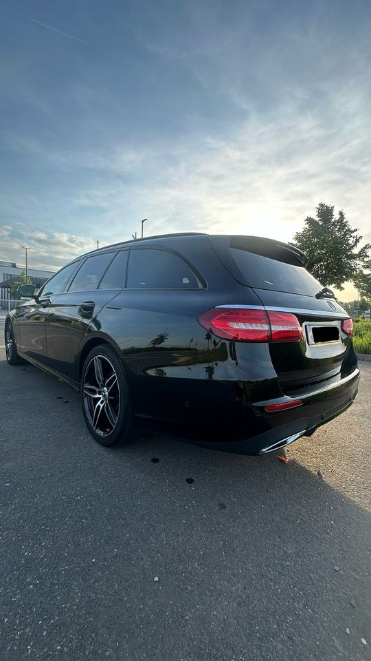 Mercedes Benz E-Klasse 220d 4Matic AMG Line Widescreen Burmester in Heppenheim (Bergstraße)