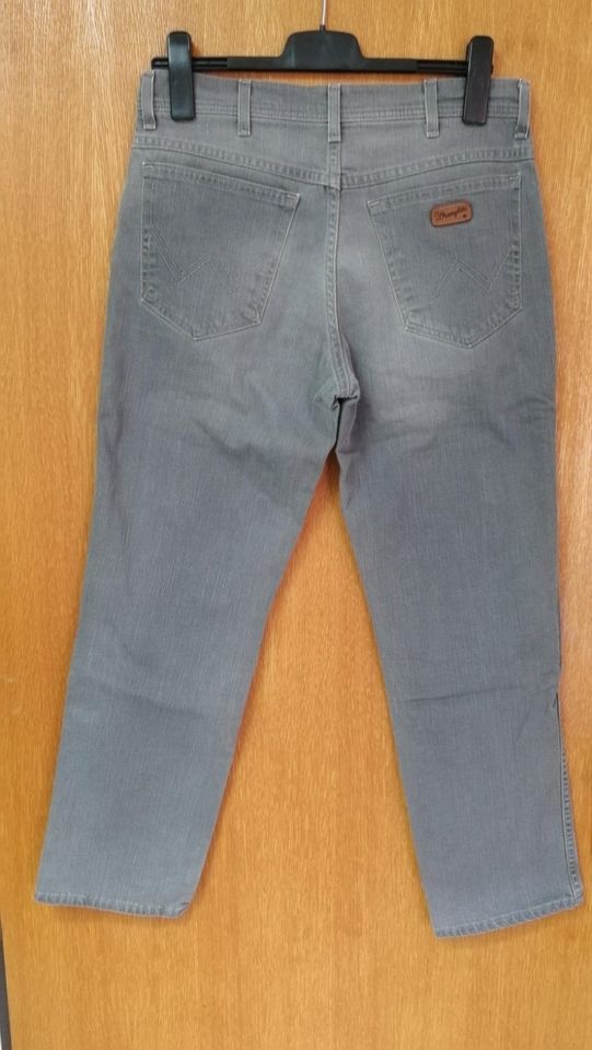 Wrangler Texas Stretch Jeans Gr. W33 L30 Grau in Gütersloh