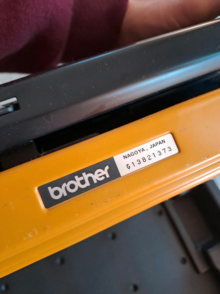 Brother Schreibmaschine Japan Deluxe 262 TR  mit Koffer Vintage in Rudersberg