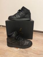 Nike Air Jordan 1 Mid Schuhe 40 Neuwertig Sneaker schwarz Brandenburg - Hoppegarten Vorschau