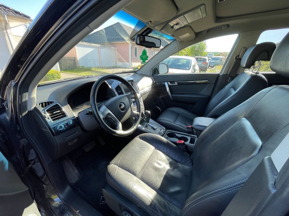 Chevrolet Captiva 2.2TD AWD (TÜV auf Anfrage neu) in Gotha