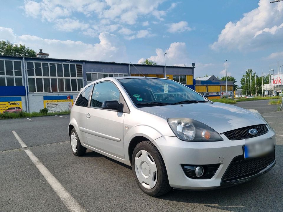 Ford fiesta facelift Mk5 Rentnerfahrzeug Scheckheft in Krefeld