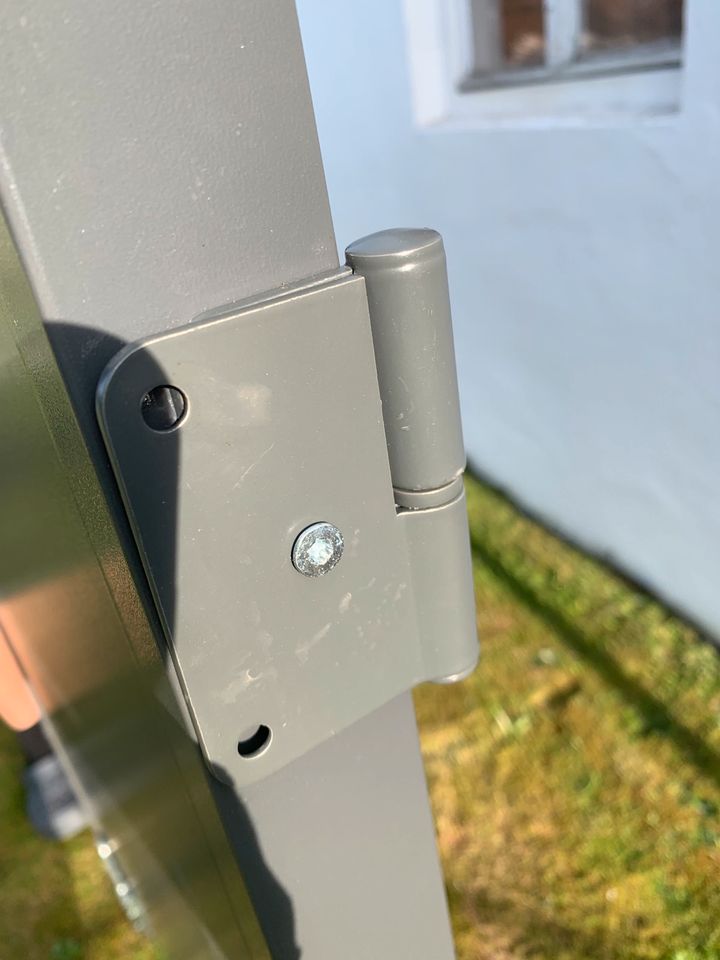 Metalltür, mit Doppelflügel mit Oberlicht für Gartenhaus in Bayern