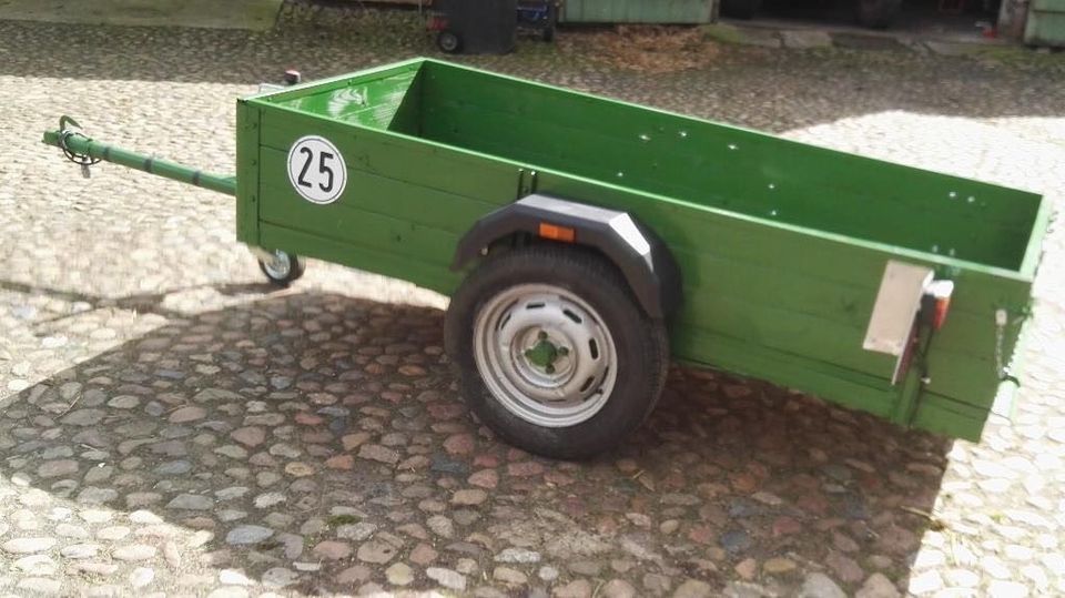 Einachsanhänger Trecker Anhänger gummiwagen Schlepper in Neu Wulmstorf