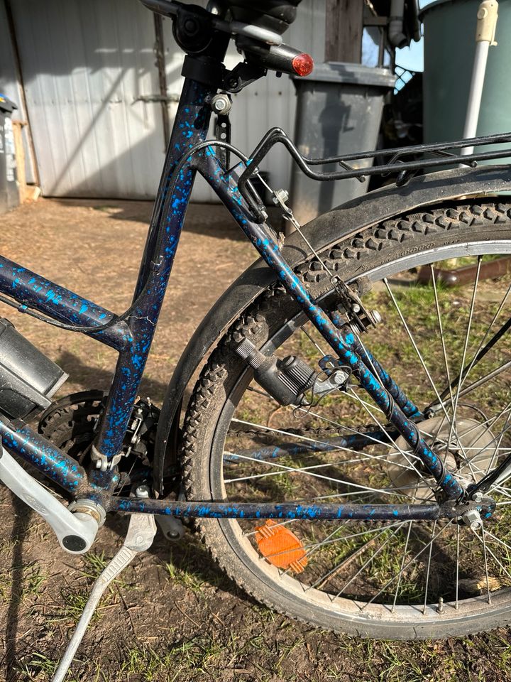 Fahrrad blau Tourenbike in Berlin